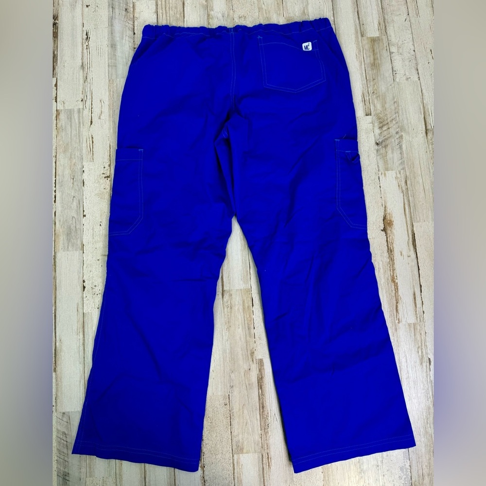MC2 Scrub Set XL Blue Pocket V-Neck Top/ Medium Elastic Waist Cargo Bottom - Picture 8 of 14